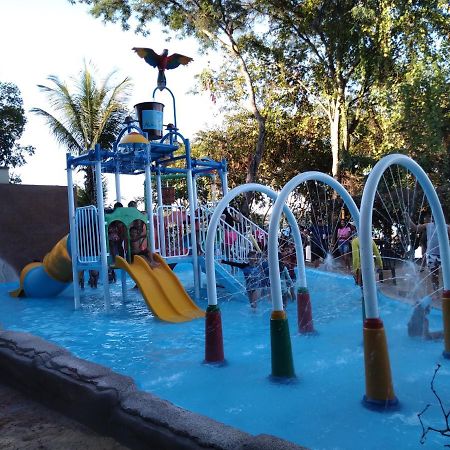 Aldeia Do Lago C204- Com Cozinha , Churrasqueira E Bebidas Liberadas No Parque Aquatico, Internet Banda Larga, Ponto Recarga De Carro Eletrico كلدس نوفاس المظهر الخارجي الصورة